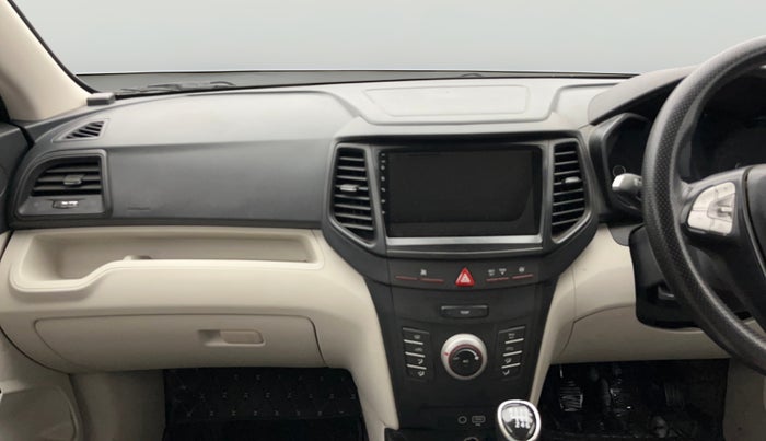 2023 Mahindra XUV300 W6 1.2 PETROL, Petrol, Manual, 38,391 km, Air Conditioner