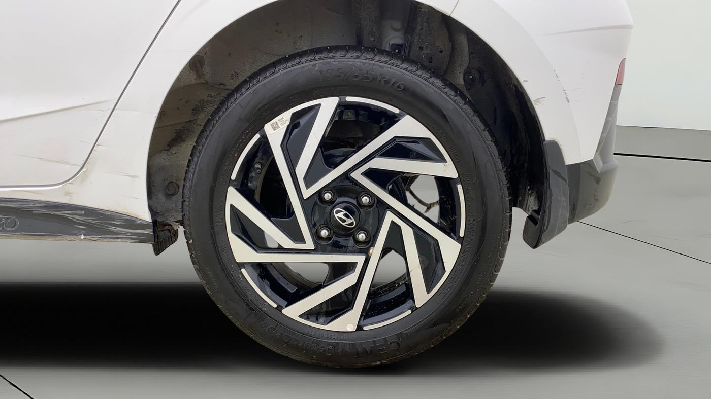 2025 Hyundai NEW I20 ASTA (O) 1.2 IVT, Petrol, Automatic, 16,681 km, Left Rear Wheel