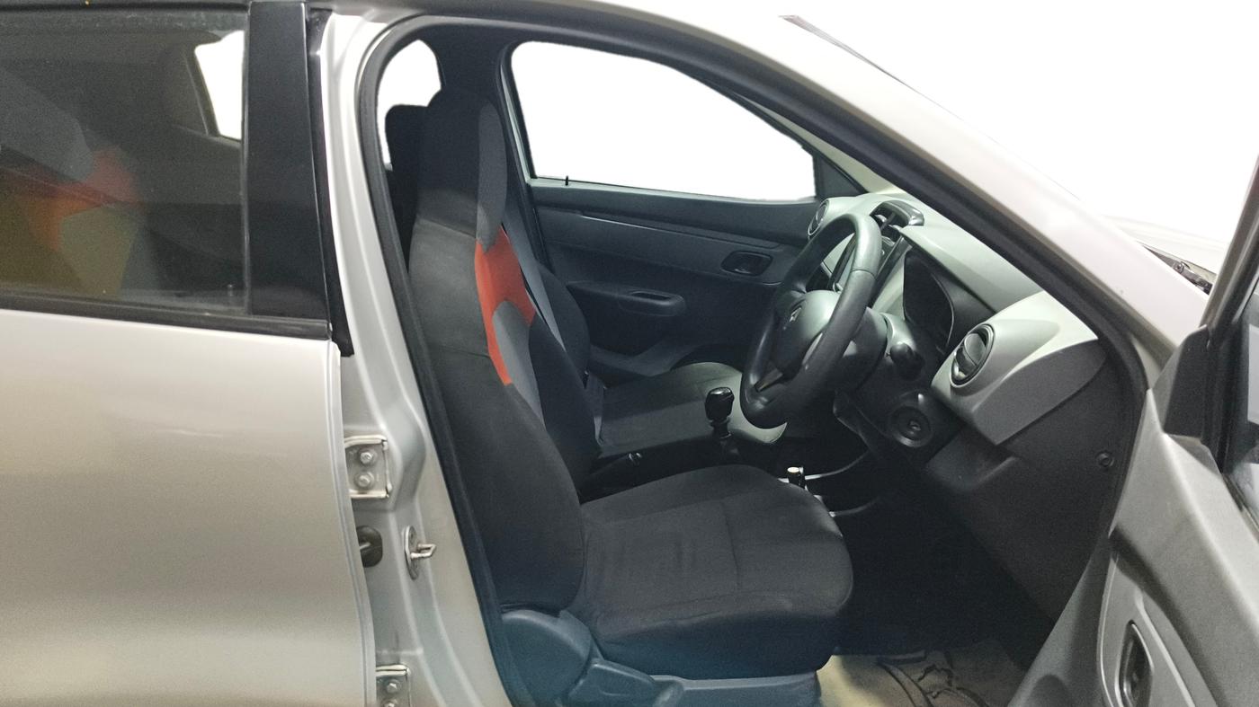2016 Renault Kwid RXT 0.8, Petrol, Manual, 33,430 km, Right Side Front Door Cabin