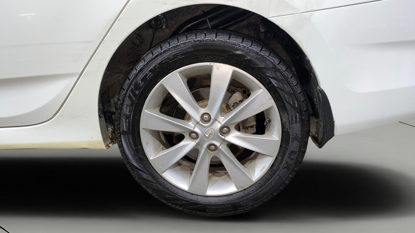 2012 Hyundai Verna FLUIDIC 1.6 VTVT SX, Petrol, Manual, 38,133 km, Left Rear Wheel