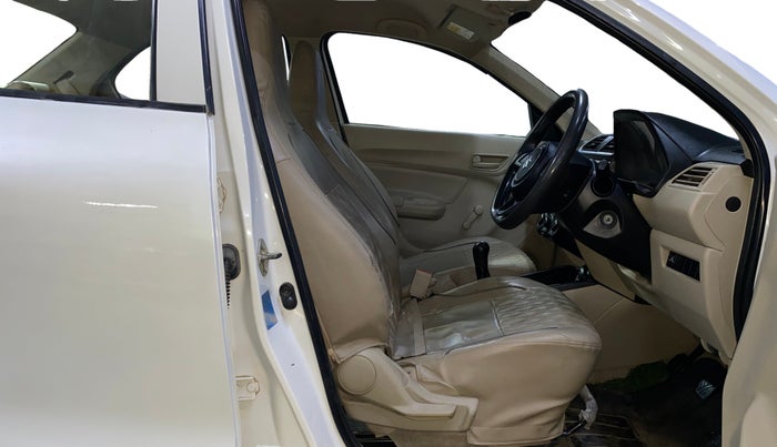 2022 Maruti Dzire LXI, CNG, Manual, 32,307 km, Right Side Front Door Cabin