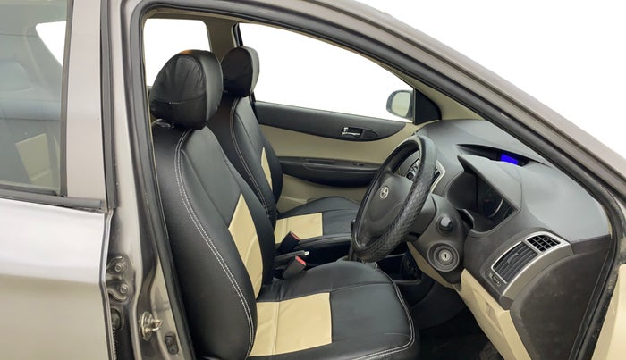 2012 Hyundai i20 MAGNA (O) 1.2, Petrol, Manual, 44,572 km, Right Side Front Door Cabin