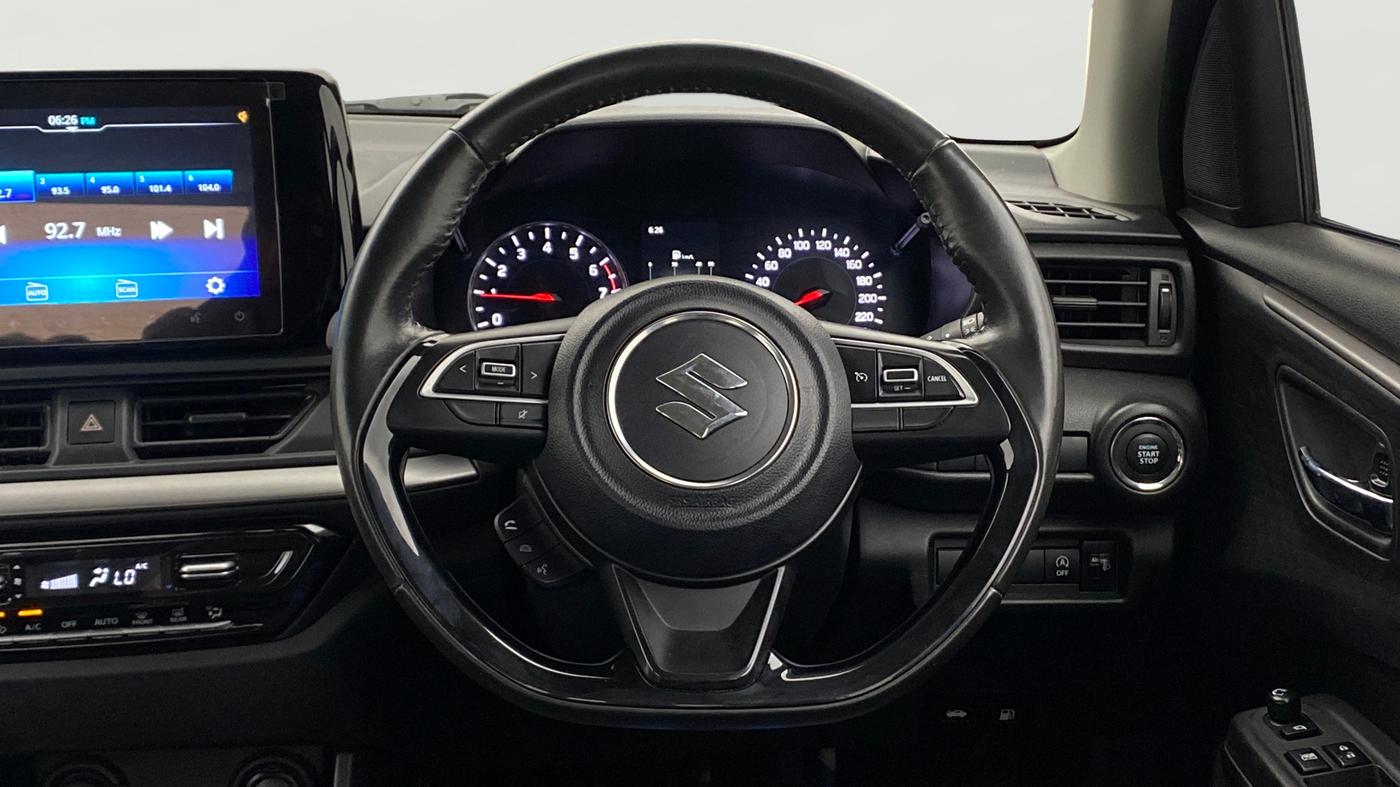 2024 Maruti Swift ZXI PLUS AMT DUAL TONE, Petrol, Automatic, 20,090 km, Steering Wheel Close Up