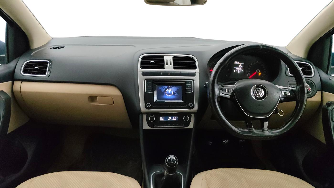2016 Volkswagen Ameo HIGHLINE1.5L, Diesel, Manual, 1,44,002 km, Dashboard