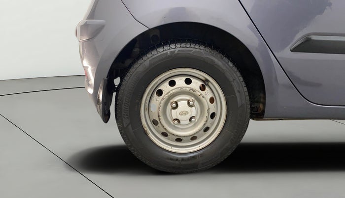 2013 Hyundai i10 MAGNA 1.1, CNG, Manual, 94,389 km, Right Rear Wheel