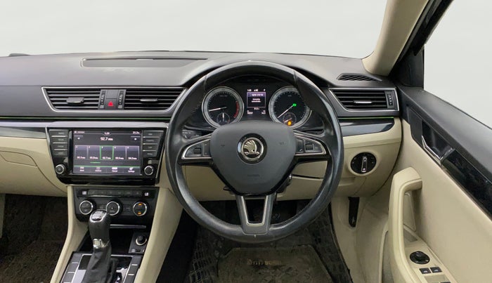 2016 Skoda Superb L&K 1.8 TSI AT, Petrol, Automatic, 70,037 km, Steering Wheel Close Up