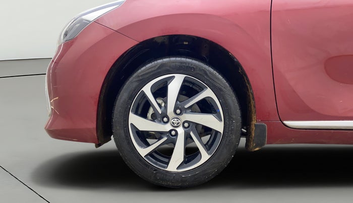 2022 Toyota Glanza V, Petrol, Manual, 26,462 km, Left Front Wheel