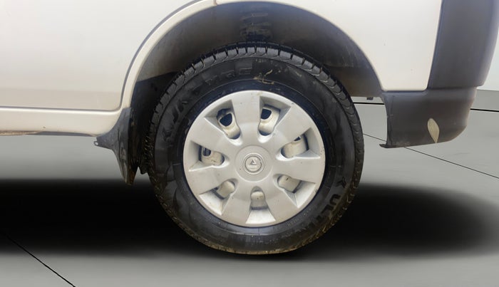 2016 Maruti Eeco 5 STR WITH A/C+HTR, CNG, Manual, 43,544 km, Right Front Wheel