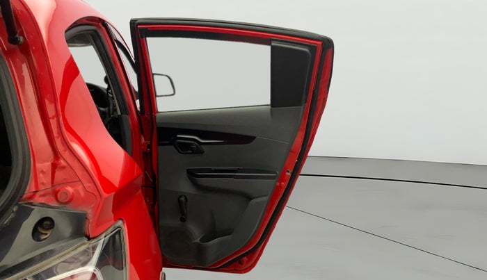 2018 Mahindra KUV 100 NXT K2 P 6 STR, Petrol, Manual, 29,089 km, RHS Rear Door