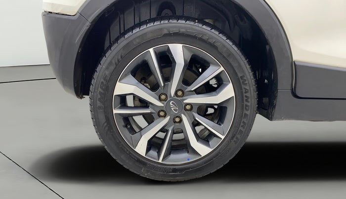 2021 Mahindra XUV300 W8 (O) 1.2 PETROL AMT, Petrol, Automatic, 48,959 km, Right Rear Wheel