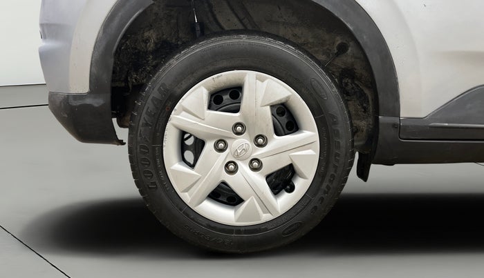 2020 Hyundai VENUE S 1.2, Petrol, Manual, 39,068 km, Right Rear Wheel