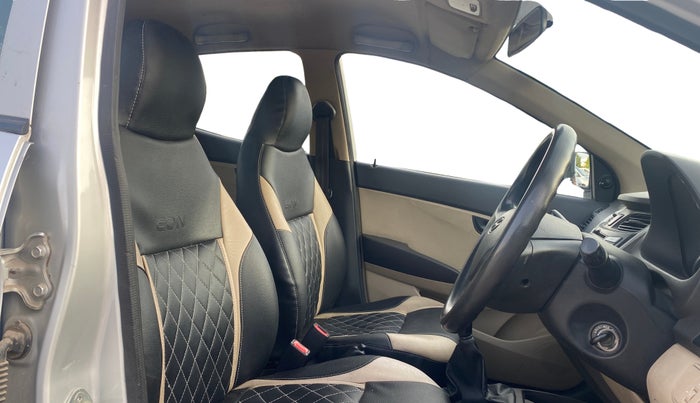 2013 Hyundai Eon MAGNA +, Petrol, Manual, 1,06,110 km, Right Side Front Door Cabin