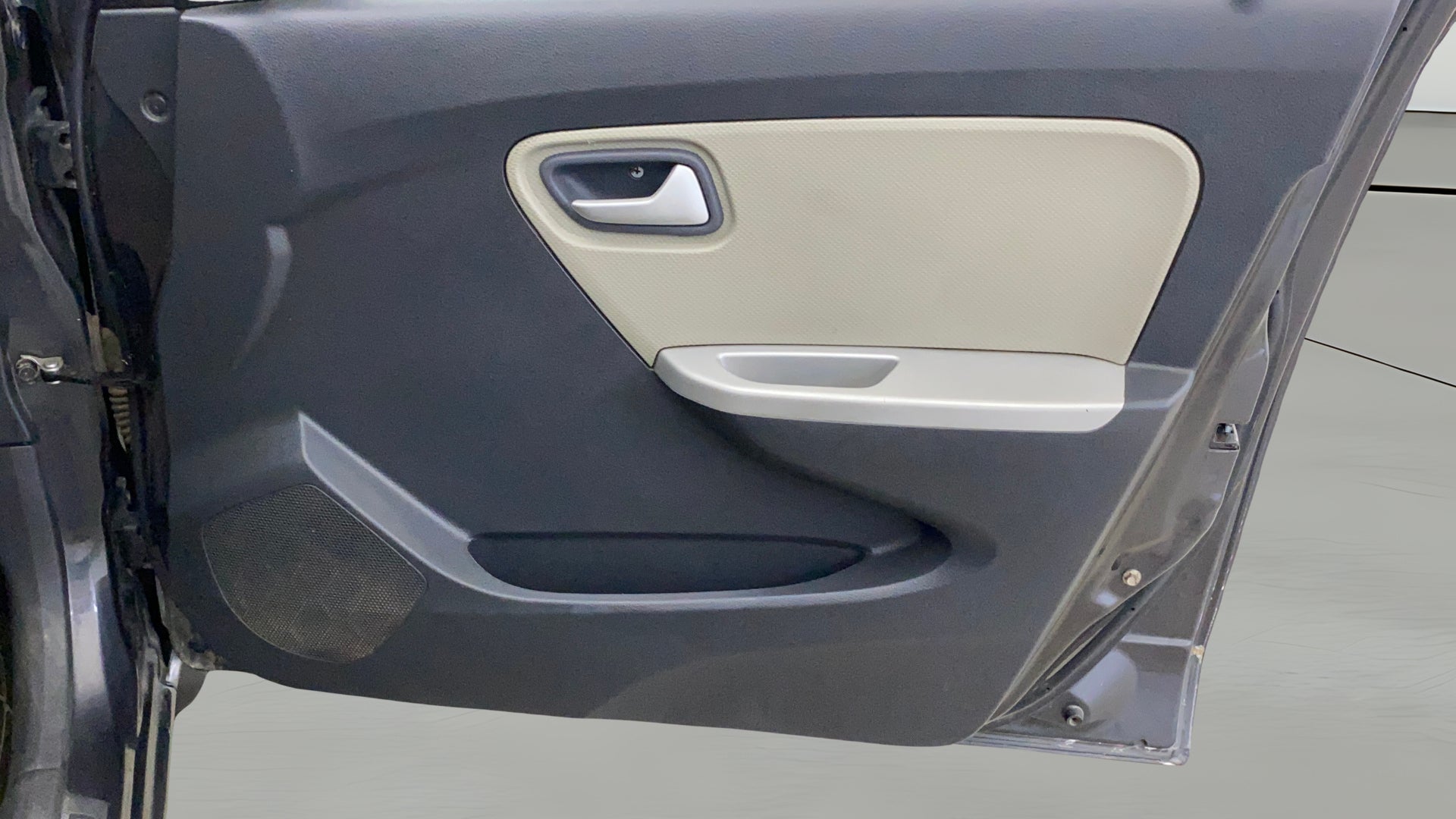 camera-Driver-Side-Door-Panels-Control