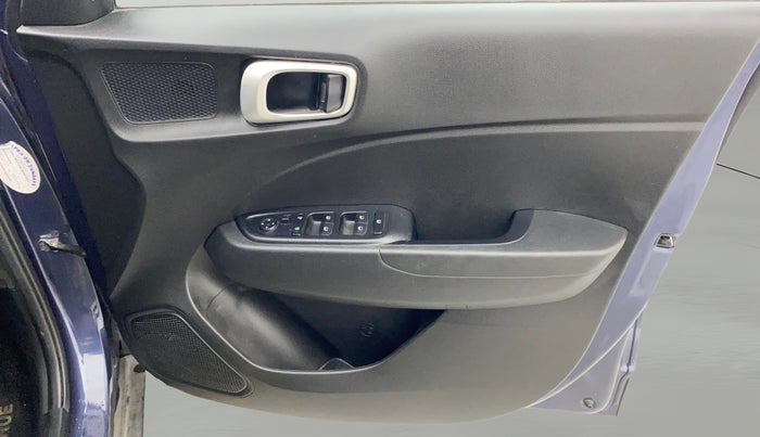 2021 Hyundai VENUE S 1.2, Petrol, Manual, 46,464 km, Driver Side Door Panels Control