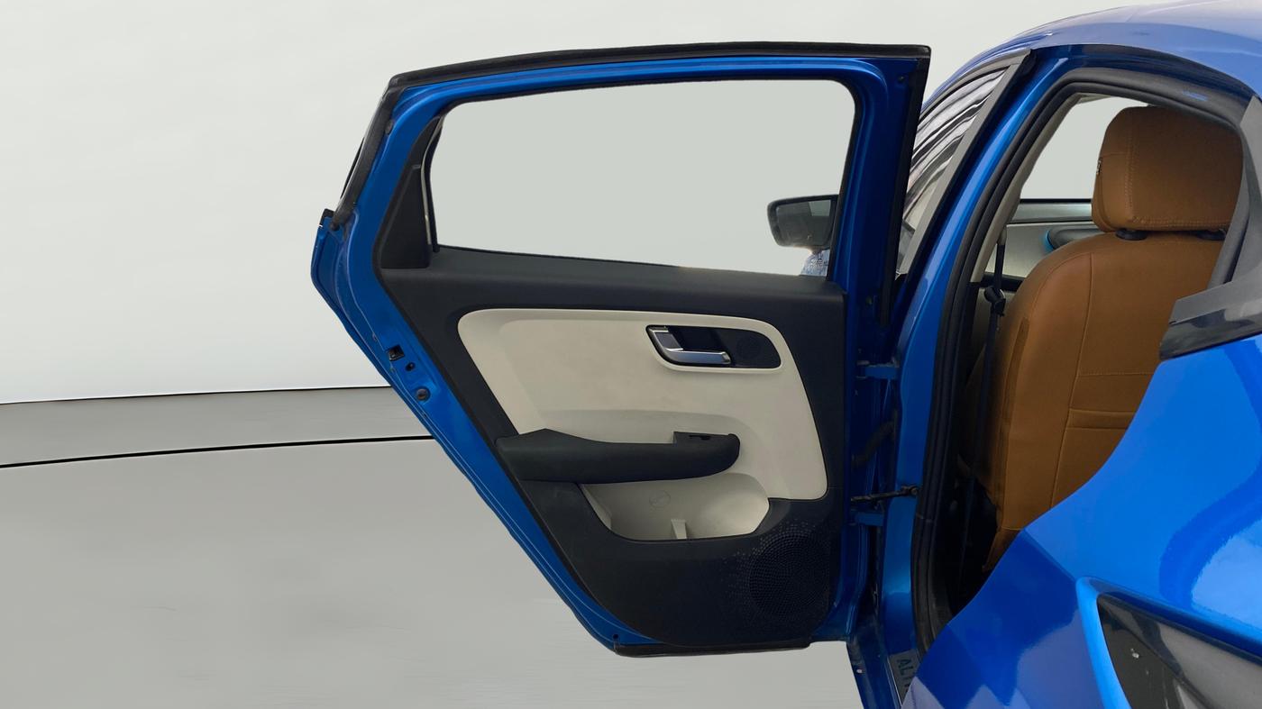 2021 Tata ALTROZ XZ PETROL, Petrol, Manual, 26,606 km, LHS Rear Door