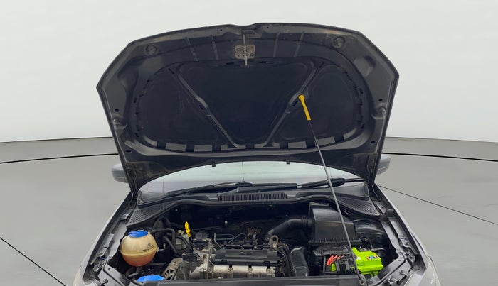 2014 Volkswagen Polo HIGHLINE1.2L, Petrol, Manual, 57,216 km, Open Bonet