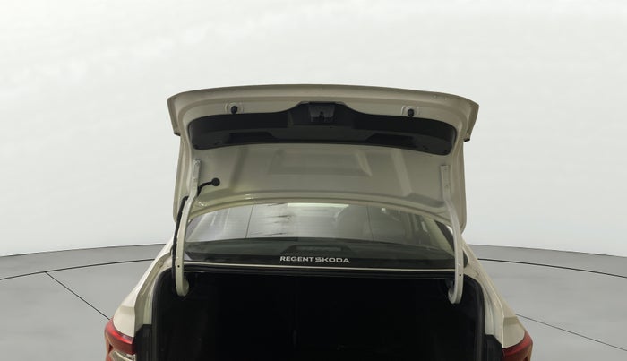 2022 Skoda SLAVIA STYLE 1.0L TSI MT, Petrol, Manual, 46,726 km, Boot Door Open