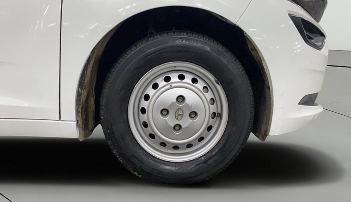 2021 Tata ALTROZ XM DIESEL, Diesel, Manual, 31,485 km, Right Front Wheel