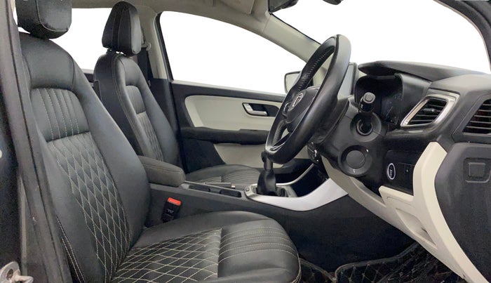 2022 Tata ALTROZ XZ PETROL, Petrol, Manual, 68,325 km, Right Side Front Door Cabin