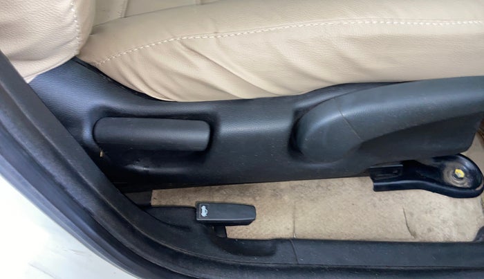 2015 Honda City 1.5L I-VTEC V MT, Petrol, Manual, 71,009 km, Driver Side Adjustment Panel