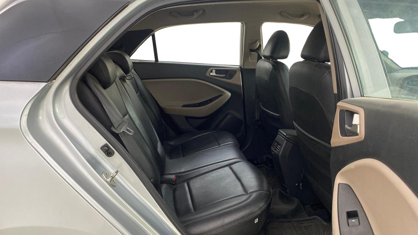 2020 Hyundai Elite i20 ASTA 1.2 (O), Petrol, Manual, 63,352 km, Right Side Rear Door Cabin