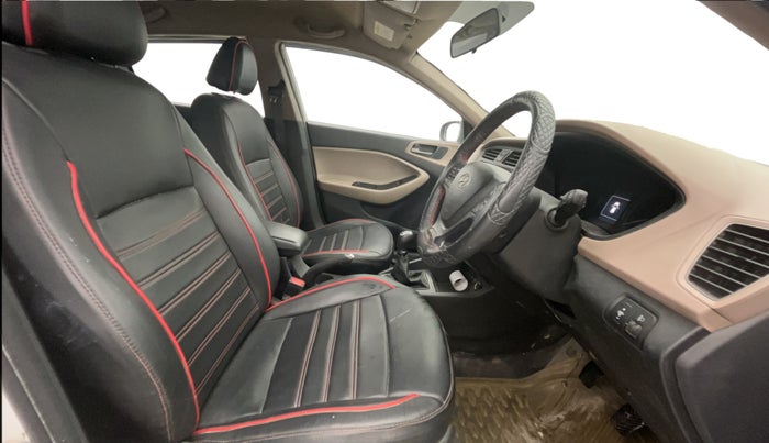 2016 Hyundai Elite i20 ASTA 1.2 (O), Petrol, Manual, 37,549 km, Right Side Front Door Cabin