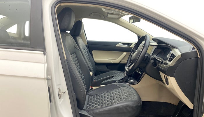 2022 Volkswagen VIRTUS HIGHLINE TSI 1.0 AT, Petrol, Automatic, 28,552 km, Right Side Front Door Cabin