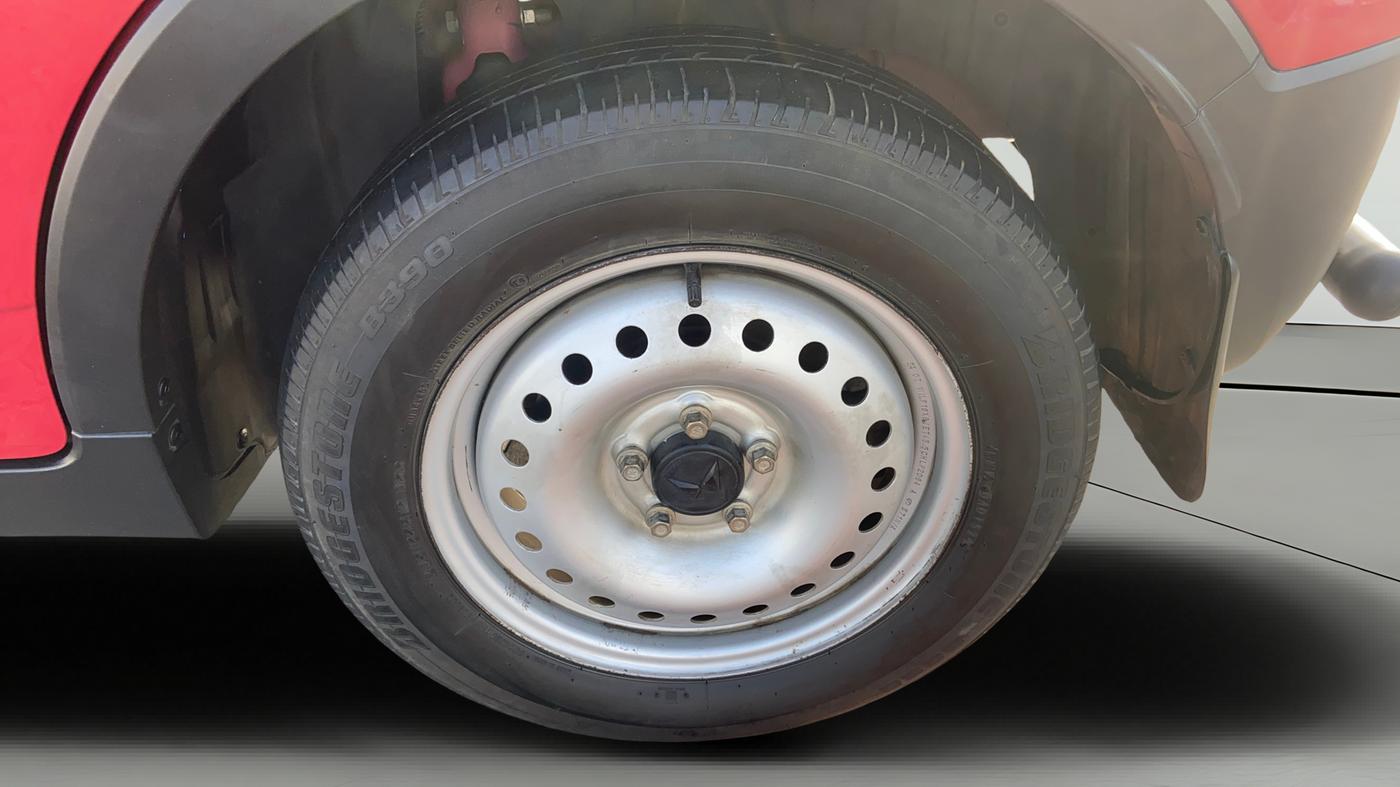2024 Mahindra XUV300 W4 1.2 PETROL, Petrol, Manual, 49,468 km, Left Rear Wheel