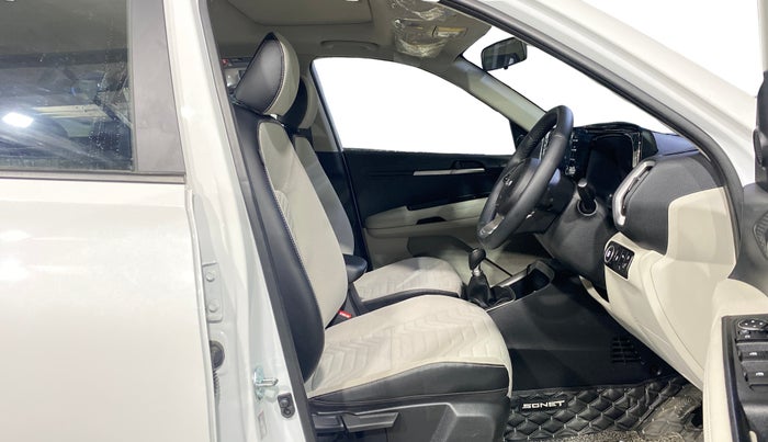 2025 KIA SONET HTK PLUS 1.2 PETROL MT, Petrol, Manual, 1,804 km, Right Side Front Door Cabin