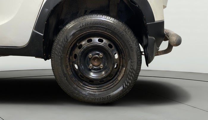 2017 Mahindra Kuv100 K8 6 STR, CNG, Manual, 31,677 km, Left Rear Wheel