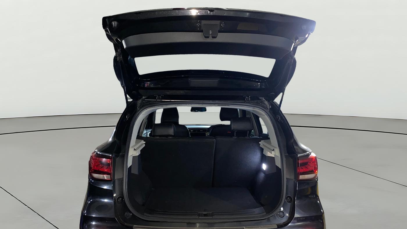 2022 MG ASTOR SUPER 1.5 MT, Petrol, Manual, 18,100 km, Boot Open Zoomed View