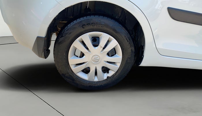 2013 Maruti Swift Dzire VDI, Diesel, Manual, 1,12,188 km, Right Rear Wheel