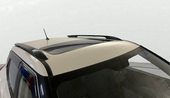 2023 Mahindra XUV300 W6 1.2 PETROL AMT, Petrol, Automatic, 39,599 km, Roof