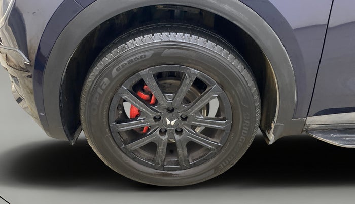 2024 Mahindra XUV700 AX 7 Luxury Pack Petrol AT 6 STR, Petrol, Automatic, 2,678 km, Left Front Wheel