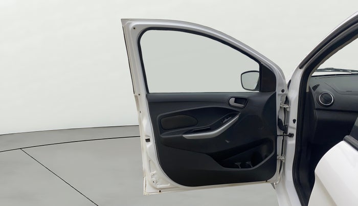 2016 Ford New Figo TREND 1.2 PETROL, Petrol, Manual, 1,30,729 km, LHS Front Door