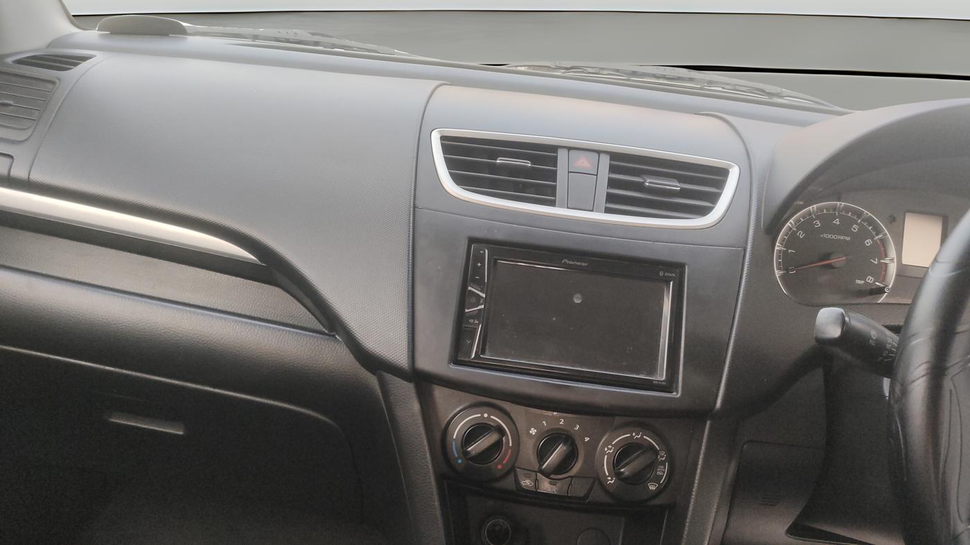 2014 Maruti Swift VXI, Petrol, Manual, 95,449 km, Air Conditioner
