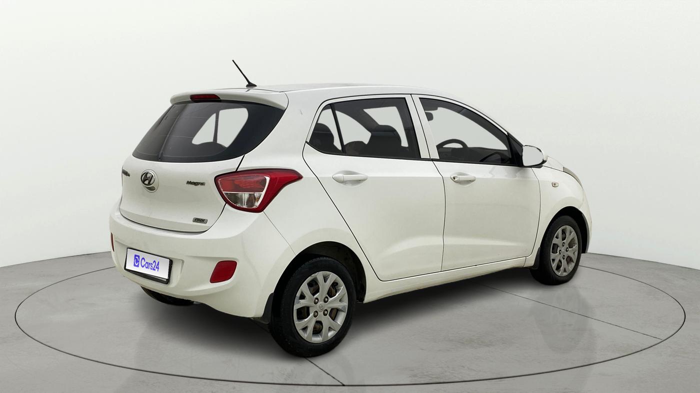 2016 Hyundai Grand i10 MAGNA 1.1 CRDI, Diesel, Manual, 72,125 km, Right Back Diagonal