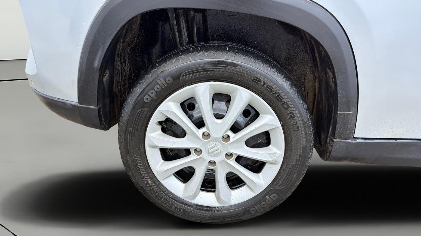 2023 Maruti Grand Vitara SIGMA SMART HYBRID, Petrol, Manual, 61,500 km, Right Rear Wheel