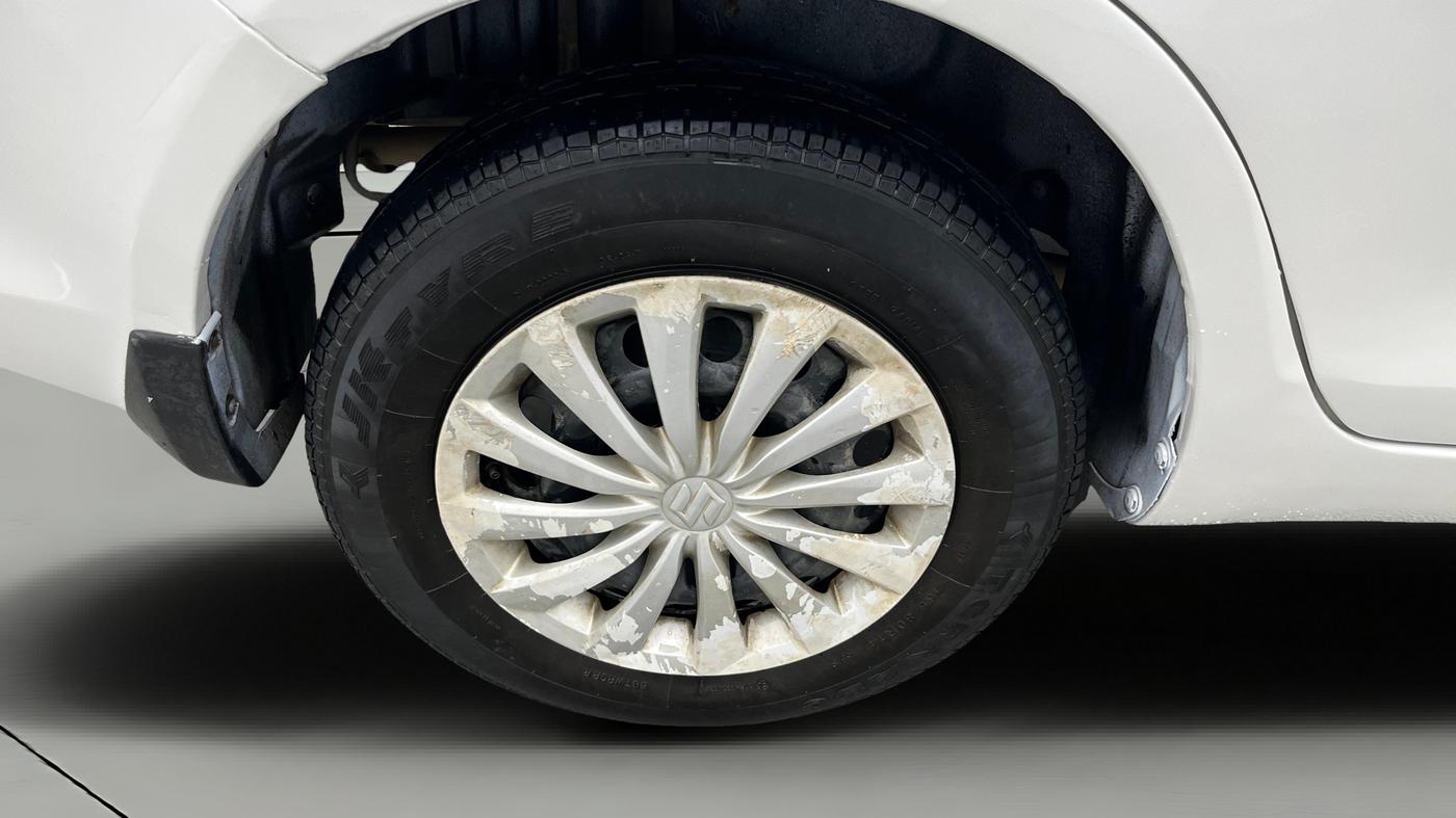 2015 Maruti Swift Dzire VXI, Petrol, Manual, 80,006 km, Right Rear Wheel