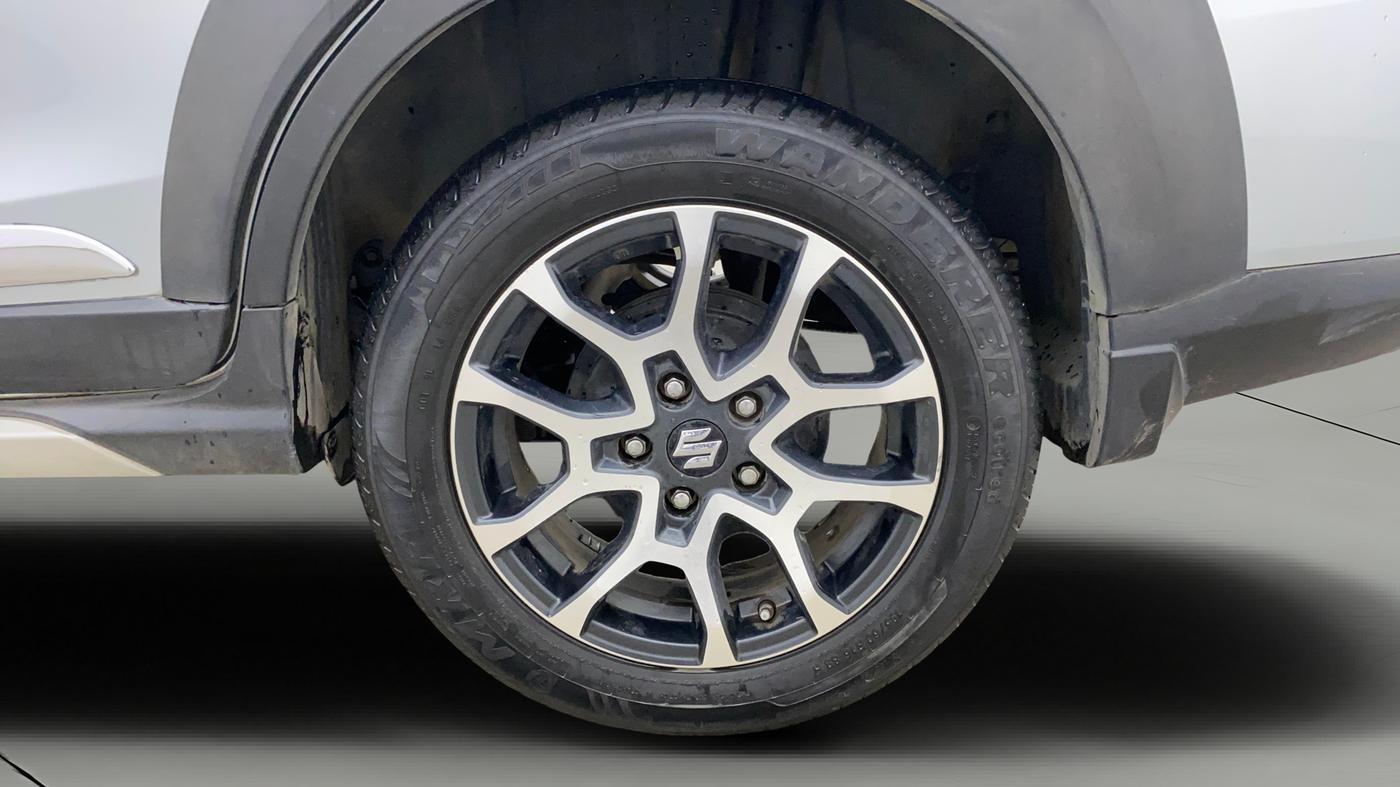 2022 Maruti XL6 ALPHA PLUS AT, Petrol, Automatic, 60,966 km, Left Rear Wheel