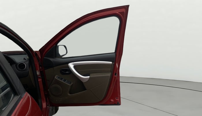 2018 Renault Duster RXL PETROL, Petrol, Manual, 20,319 km, RHS Front Door