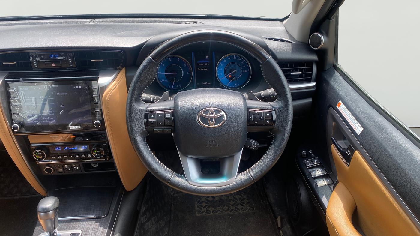 2023 Toyota Fortuner 4X2 AT 2.8 DIESEL, Diesel, Automatic, 36,861 km, Steering Wheel Close Up