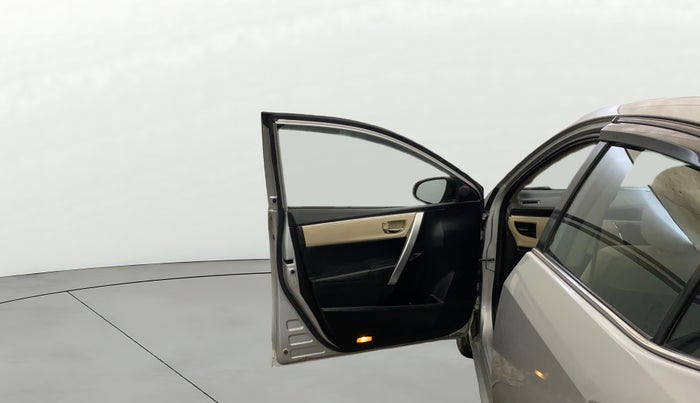 2016 Toyota Corolla Altis GL PETROL, Petrol, Manual, 54,685 km, LHS Front Door