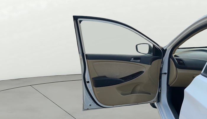 2016 Hyundai Verna 1.6 CRDI S, Diesel, Manual, 91,205 km, LHS Front Door