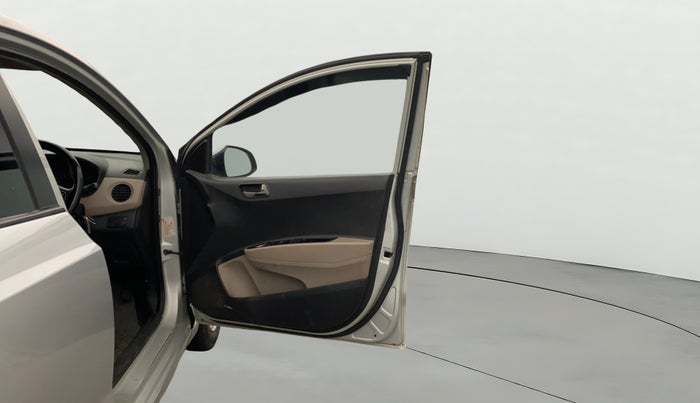 2014 Hyundai Xcent S (O) 1.2, Petrol, Manual, 1,18,579 km, RHS Front Door