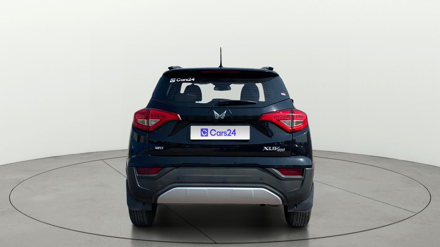 2023 Mahindra XUV300 W8 (O) 1.2 PETROL, Petrol, Manual, 13,938 km, Back/Rear
