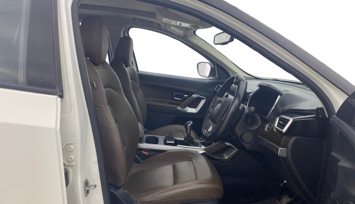 2021 Tata Harrier XZ PLUS 2.0L DUAL TONE, Diesel, Manual, 65,892 km, Right Side Front Door Cabin