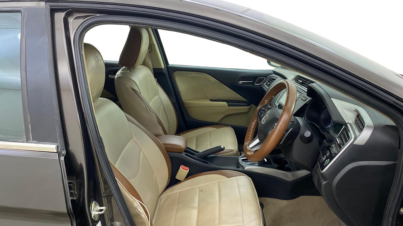2020 Honda City 1.5L I-VTE V CVT, Petrol, Automatic, 1,08,739 km, Right Side Front Door Cabin