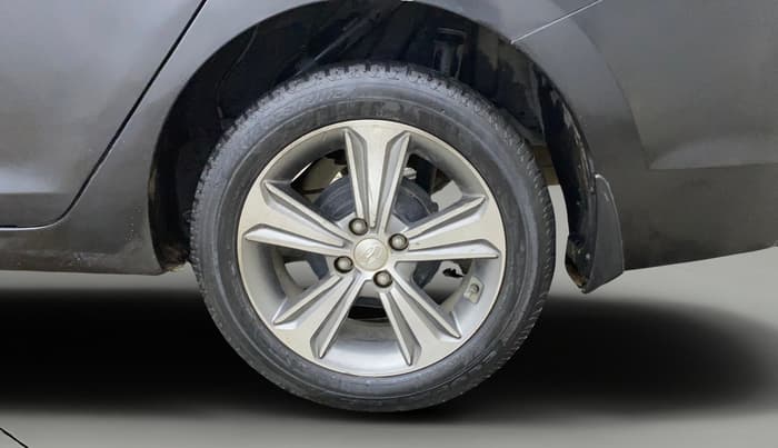 2018 Hyundai Verna 1.6 VTVT SX O, Petrol, Manual, 37,742 km, Left Rear Wheel