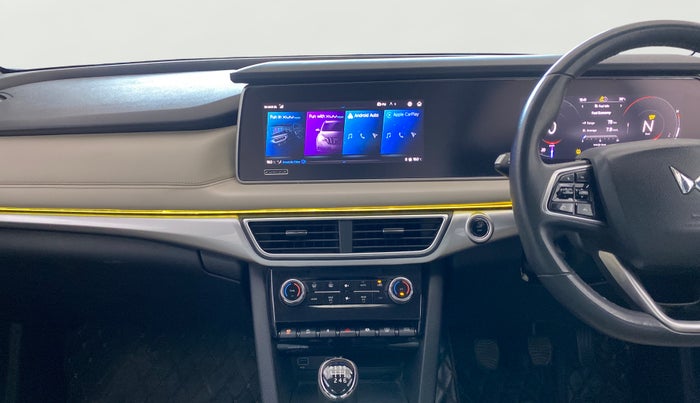 2022 Mahindra XUV700 AX 7 LUXURY D MT 7 STR, Diesel, Manual, 58,100 km, Air Conditioner